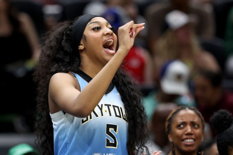 Cardi B поддержала Энджел Риз после вирусного танца в TikTok