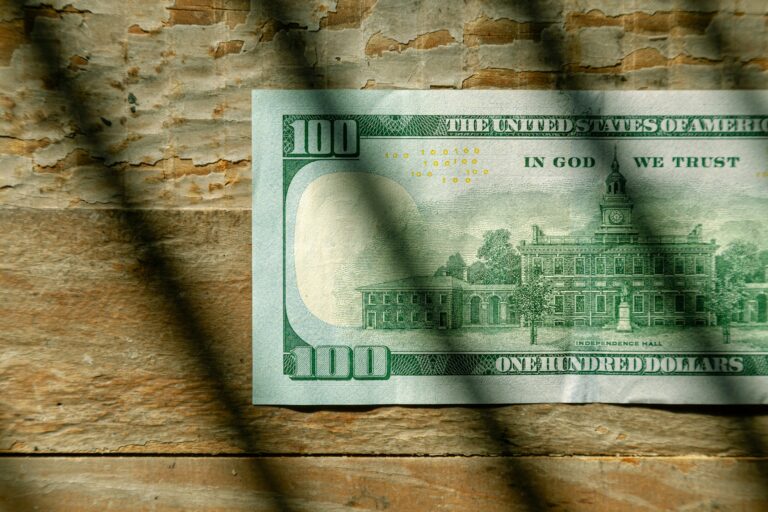 Курс на 3 ноября: в каком банке выгоднее обменивать доллар и рубль