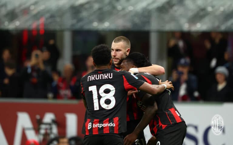 Милан устоял против Ромы — Меньян потащил пенальти Дибалы и принес победу