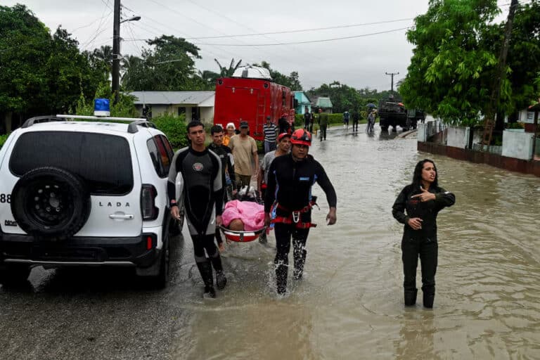 Karib dengizida “Melisa” to‘foni kamida 50 kishining umriga zomin bo’ldi