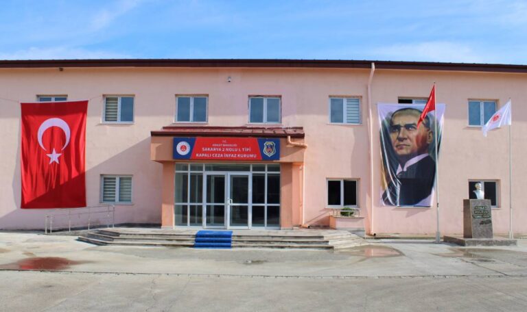 Turkiyada giyohvandlik vositalarini saqlashda ayblangan o‘zbekistonlik ozodlikka chiqdi