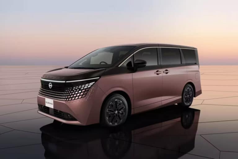 Nissan yangi avlod Elgrand minivenini taqdim etdi — foto