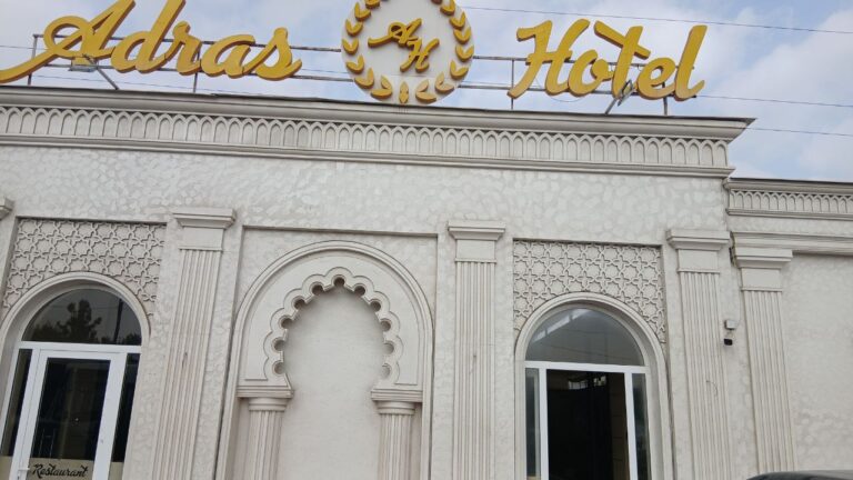 Chilonzorda noqonuniy qurilgan mehmonxona buzib tashlandi