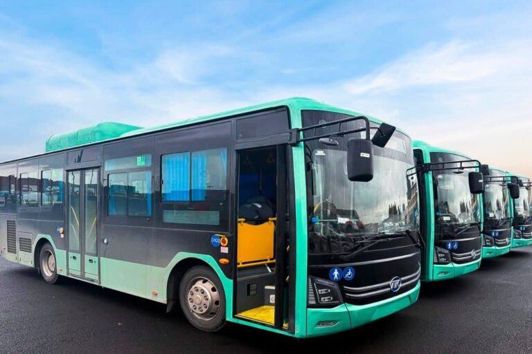 Jizzaxga o‘nta zamonaviy avtobus olib kelindi