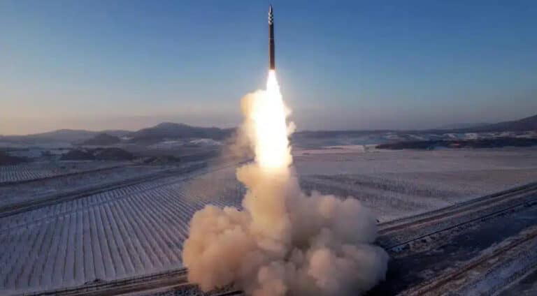 Shimoliy Koreya Yapon dengizi tomon ballistik raketa uchirdi