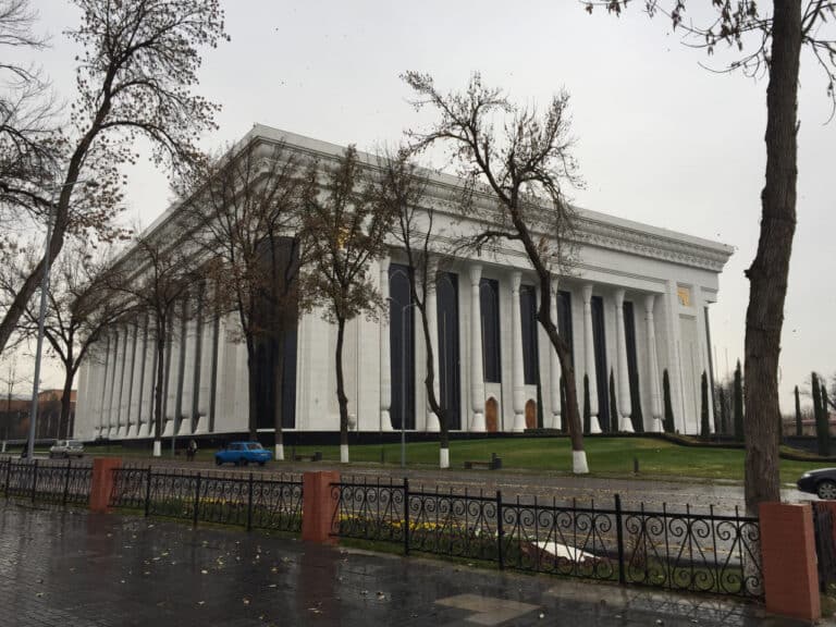 Qurilish oynalariga utilizatsiya yig‘imi joriy etiladi, yangilangan Cobalt uchun shartnomalar — haftaning eng muhim hodisalari