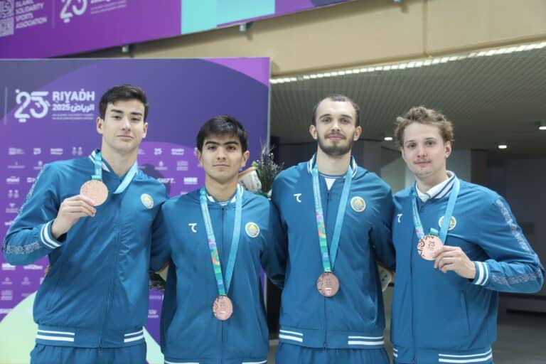 Рияд-2025: Пловцы сборной Узбекистана завоевали бронзу в эстафете