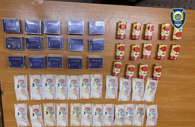 Nukusda noqonuniy dori savdosi bilan shug‘ullangan shaxslar qo‘lga olindi