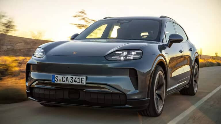 Porsche to‘liq elektrli Cayenne krossoverini namoyish etdi — foto