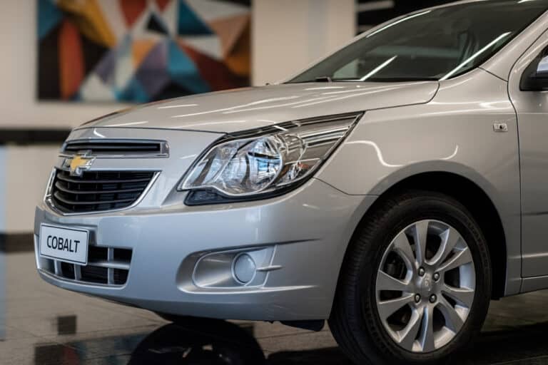 Chevrolet Cobalt uchun salonlarda shartnomalar ochildi