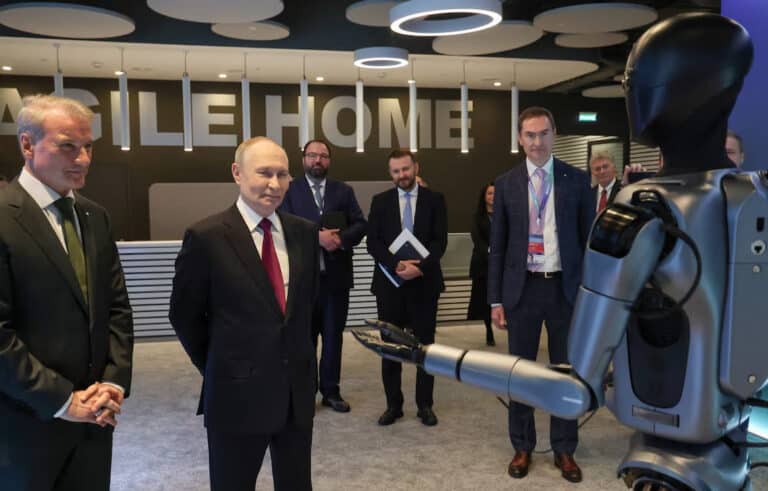 AI Robot Dances for Putin at Sberbank Technology Showcase