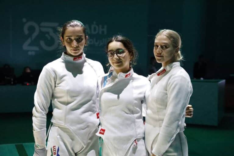 Шпажистки Узбекистана взяли золото, а саблисты и Норбоева завершили день с серебром