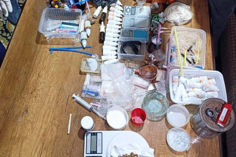 Andijondagi xonadonda narkolaboratoriya fosh etildi