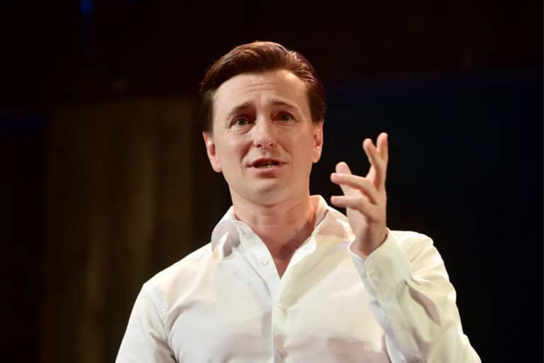 «Рахмат», а не «Рахмет»: Кудратхожа раскритиковал Сергея Безрукова — подробности