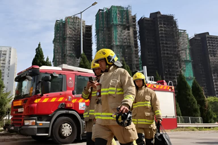 Узбекистанцы не пострадали при пожаре в Гонконге — МИД