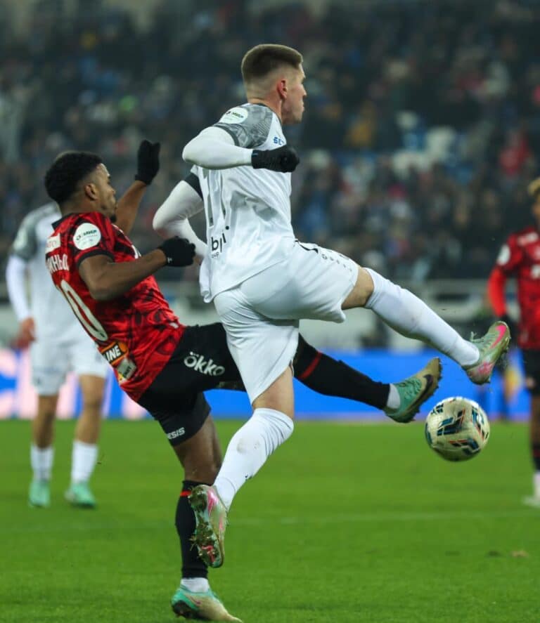 Балтика — Спартак: Балтика выиграла в меньшинстве после гола Титкова в матче РПЛ