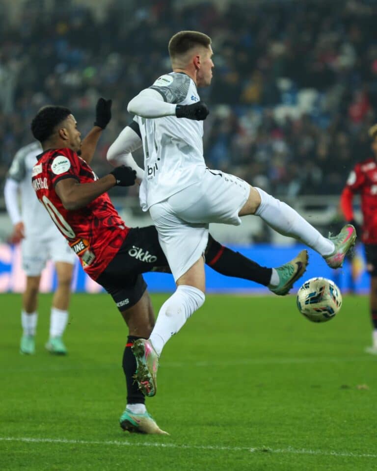 Балтика — Спартак: Балтика выиграла в меньшинстве после гола Титкова в матче РПЛ