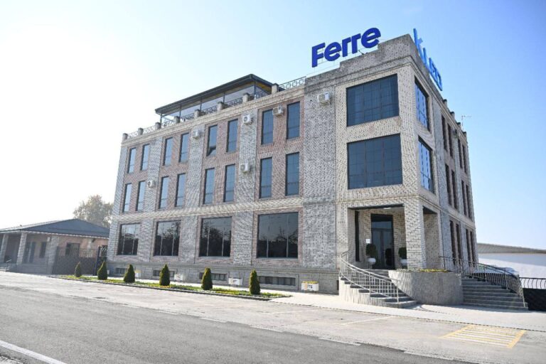 Shavkat Mirziyoyev Urgutdagi qiymati 30 million dollarlik sanoat korxonasi bilan tanishdi