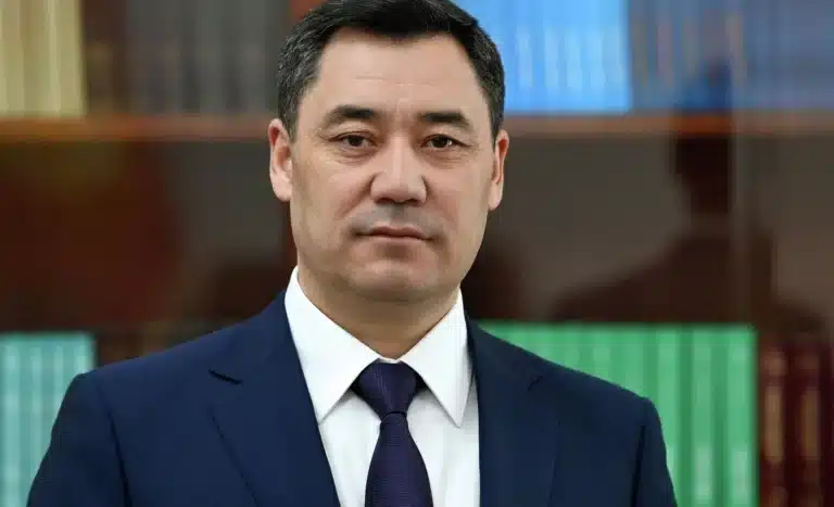 Bishkekda bloger prezidentning SIda yasalgan surati uchun jarimaga tortildi