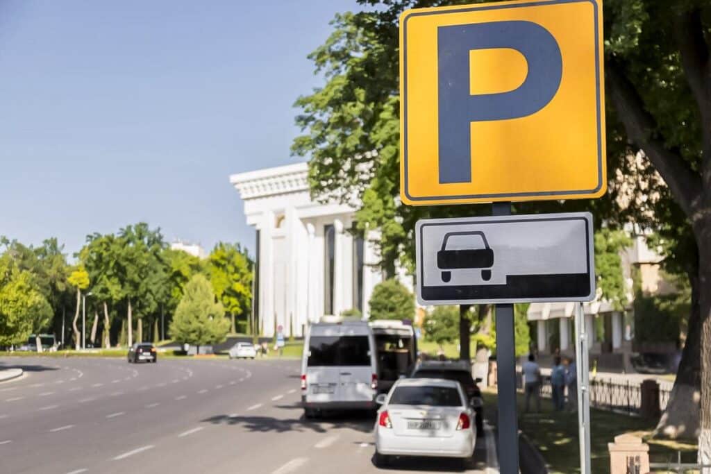 Toshkentda rezidentlar uchun pulli avtoturargoh ruxsatnomalari joriy etiladi