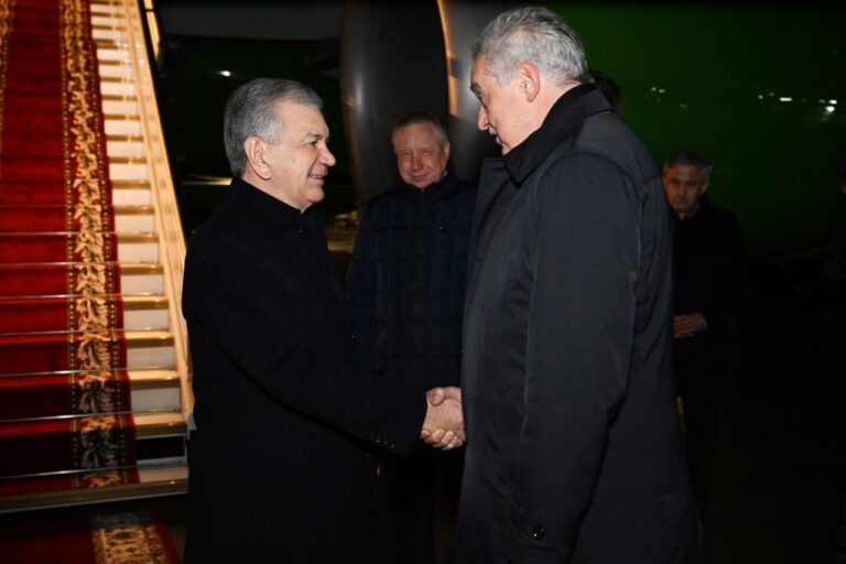 President Mirziyoyev Arrives in St. Petersburg for EAEU & CIS Summits 