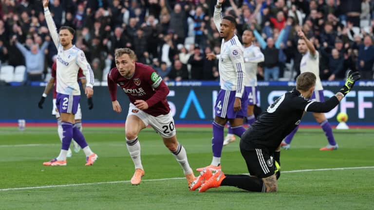 Астон Вилла вырвала победу у Вест Хэма, Роджерс сделал дубль