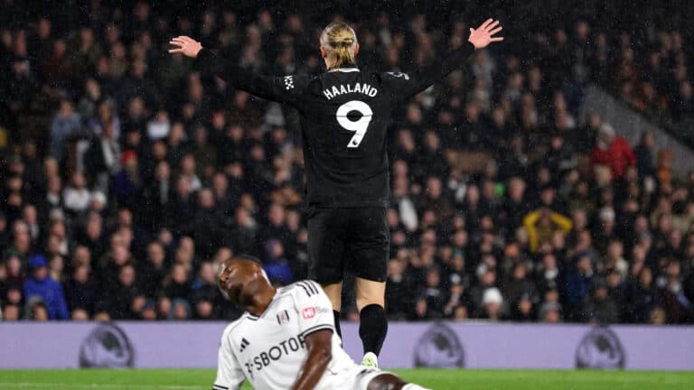 Манчестер Сити побеждает Фулхэм 5:4, Хусанов остается в запасе