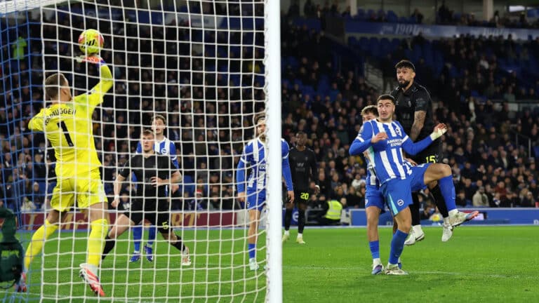 Брайтон не пробил Сандерленд: Руфс вытащил под перекладину, Аяри и Митома не дожали