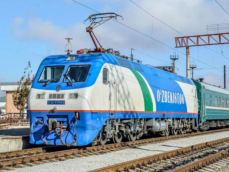 На праздники из Ташкента в Хиву запустят дополнительные поезда