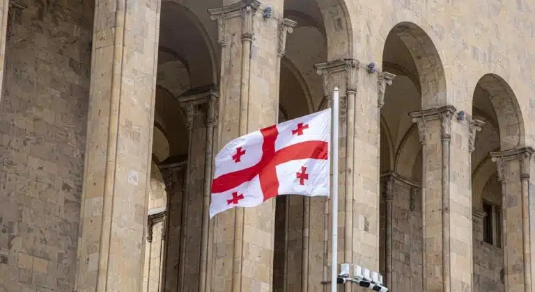 Gruziya chet eldagi fuqarolariga saylovda ovoz berishni taqiqladi