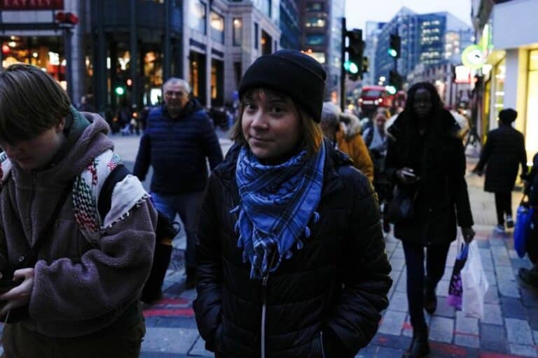 Greta Tunberg Londonda hibsga olindi