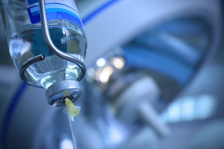 В ноябре узбекистанцы чаще всего покупали в аптеках растворы для инфузий