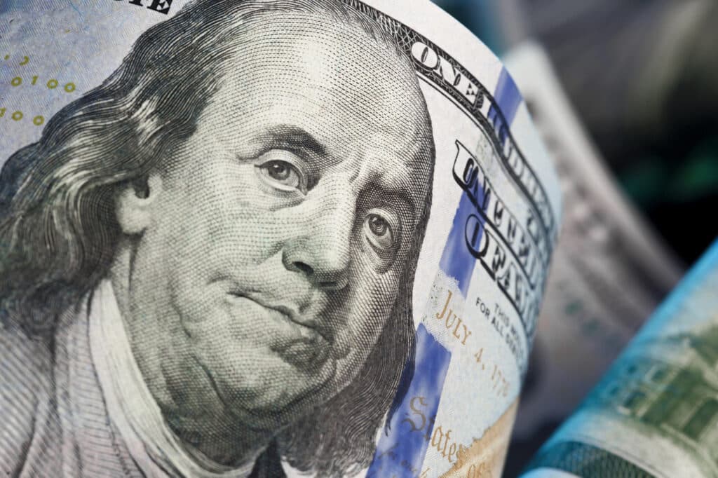 Dollar kursi bir haftada qanchaga pasaydi