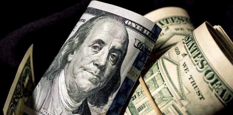 22-dekabr kuni xorijiy valyutalarni qaysi banklarda qulay narxda almashtirish mumkin