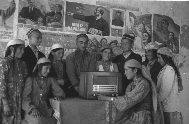 Kun Tarixi: Kalashnikov avtomati, Misr iyerogliflari siri va radioning yaratilishi