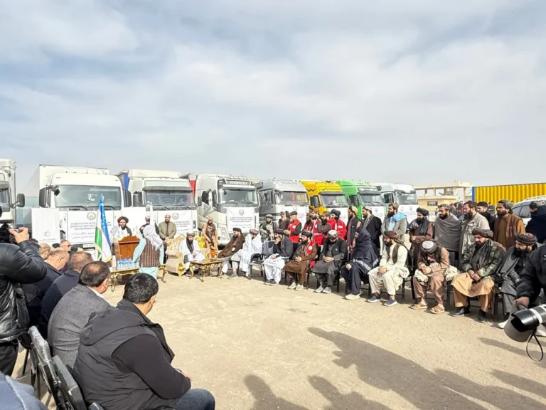 Узбекистан передал Афганистану 390 тонн гумпомощи