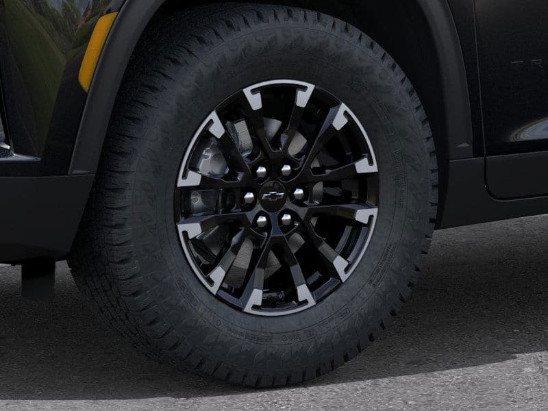 Колесо Chevrolet Traverse Z71: 18-дюймовый легкосплавный диск и вседорожная шина Goodyear Wrangler AT, предназначенная для езды вне асфальта.