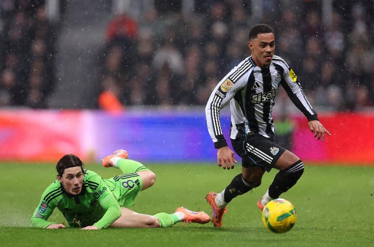 Майли принес победу на 90-й минуте: Ньюкасл одолел Фулхэм и вышел в полуфинал