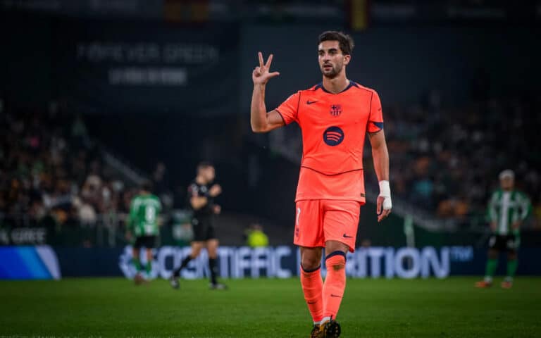 Барселона громит Бетис на выезде: восемь голов и хет трик Торреса