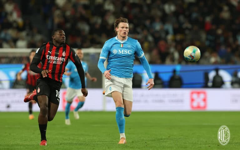 Наполи прошел Милан в полуфинале Суперкубка