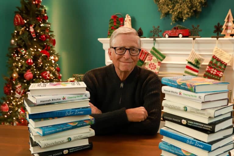 Bill Geyts qishki ta’tilda o‘qish uchun 5 ta kitob tavsiya qildi