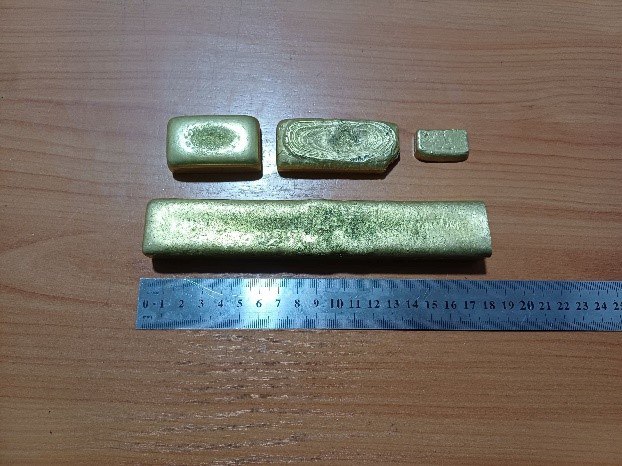 Namanganda chegaradan noqonuniy olib kirilgan 1,1 milliard so‘mlik oltinlar musodara qilindi