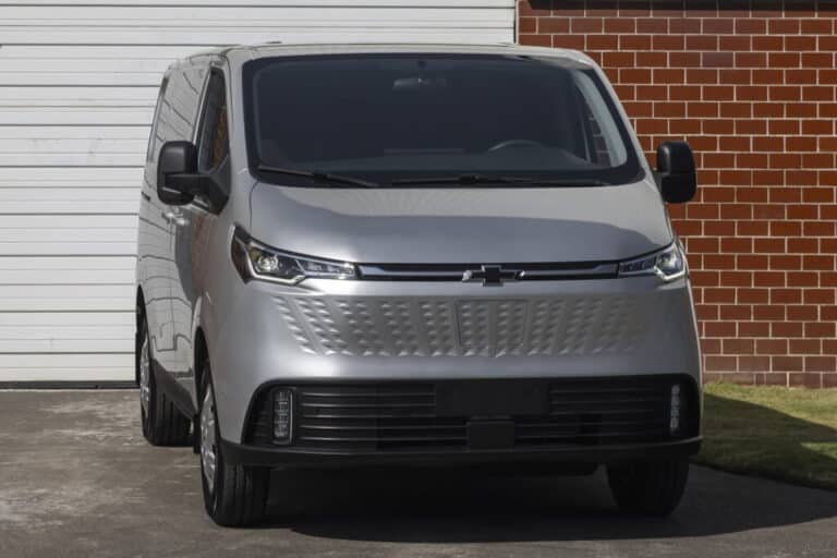 GM Chevrolet Express Max EV elektr furgonini taqdim etdi