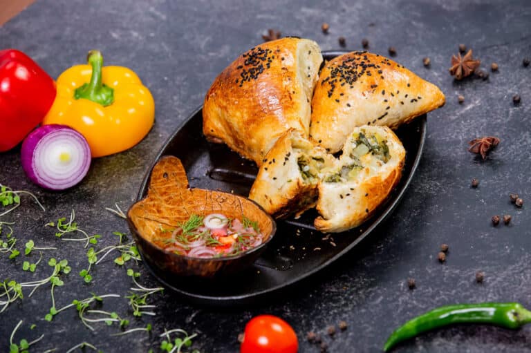 Kechga nima ovqat: salqin havoda issiq ko‘k somsa qanday tayyorlanadi