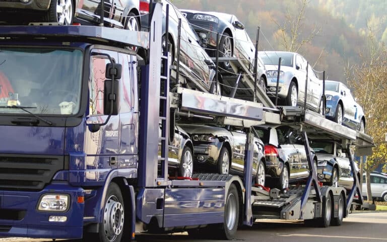 O‘zbekistonda fuqarolar nomiga olib kiriladigan avtomobil importi qisqartiriladi