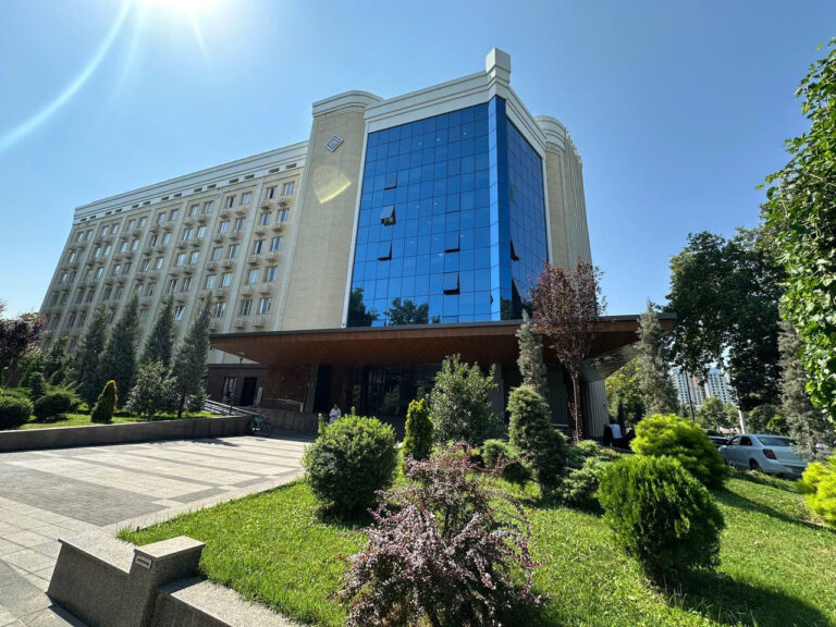 Qurilish vazirligining binosi 180 mlrd so‘mdan ortiqqa sotildi