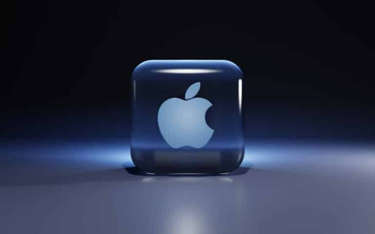 Buklanuvchi iPhone smartfoni qachon chiqishi taxmin qilinmoqda