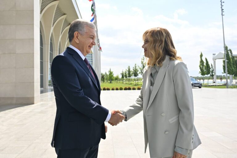 Italiya bosh vaziri Shavkat Mirziyoyevning sovg‘alarini sotuvga qo‘ydi