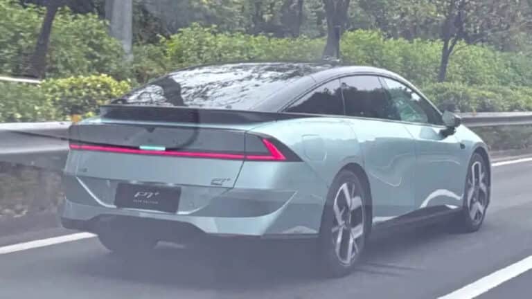 Xpeng P7+ EREV sedanining yangi dizayniga oid tasvirlar e’lon qilindi — foto