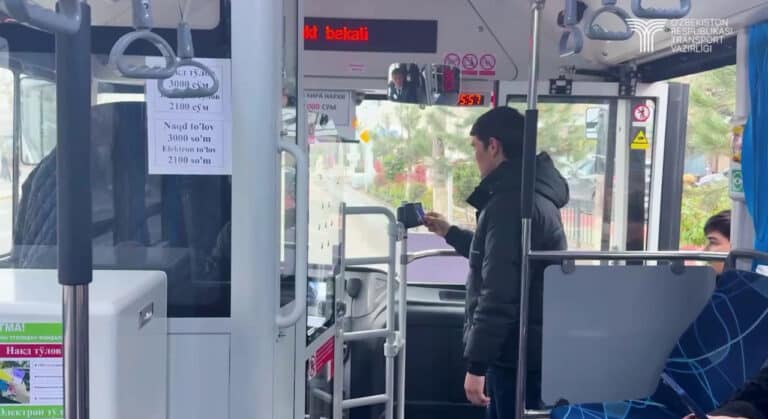 Andijon shahridagi avtobuslarda naqd pul to‘lovlari bekor qilinadi